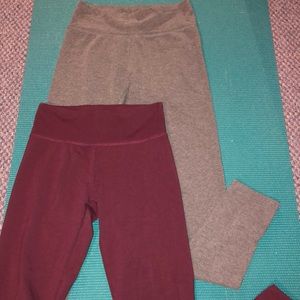 #2 pairs of American eagle small long leggings